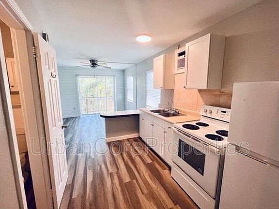 4th image of 1023 Locust St NE APT 9
