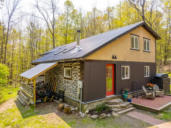 2572 Lincoln Hill Road, Hinesburg, VT 05461