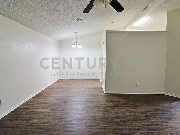 3rd image of 1103 Hemlock Ct