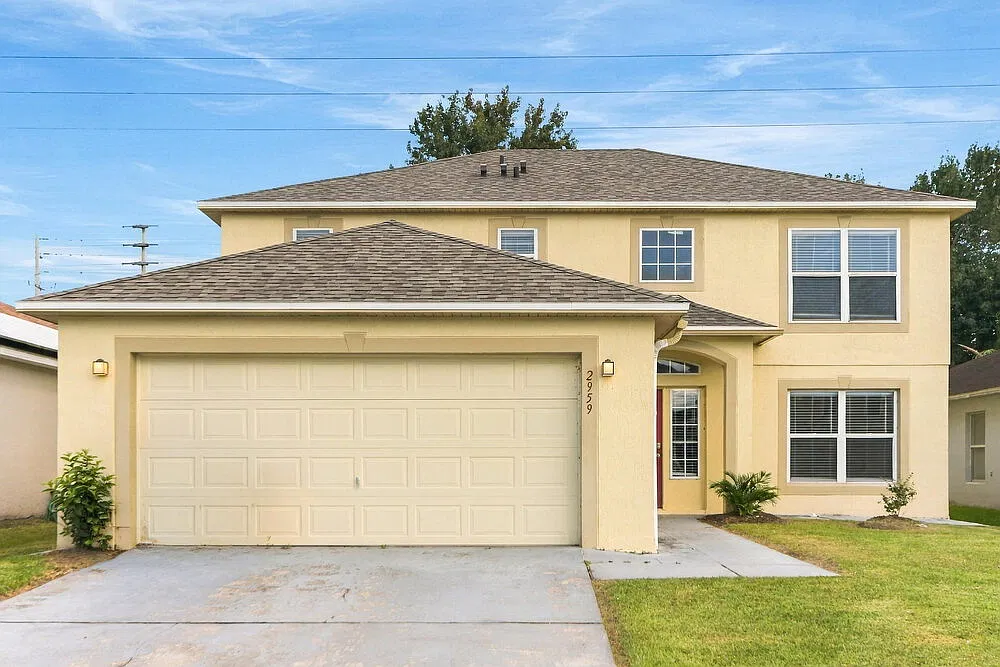4 bed, 2.5 bath, 2222 sqft, $2,630 — Photo 1