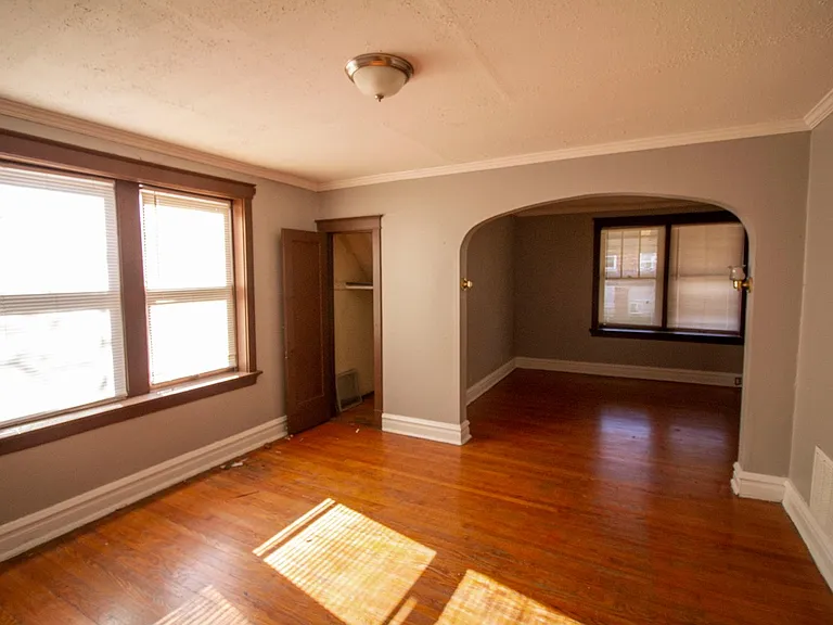 3260 Michigan Ave — Photo 5