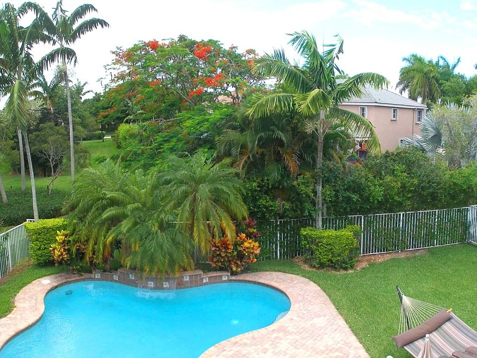 1st image of 1013 Nandina Dr