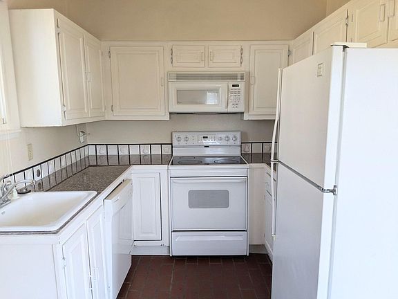 3rd image of 2339 Boylston Ave E Unit 3