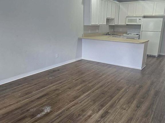 3rd image of 2416 Felicity St #B