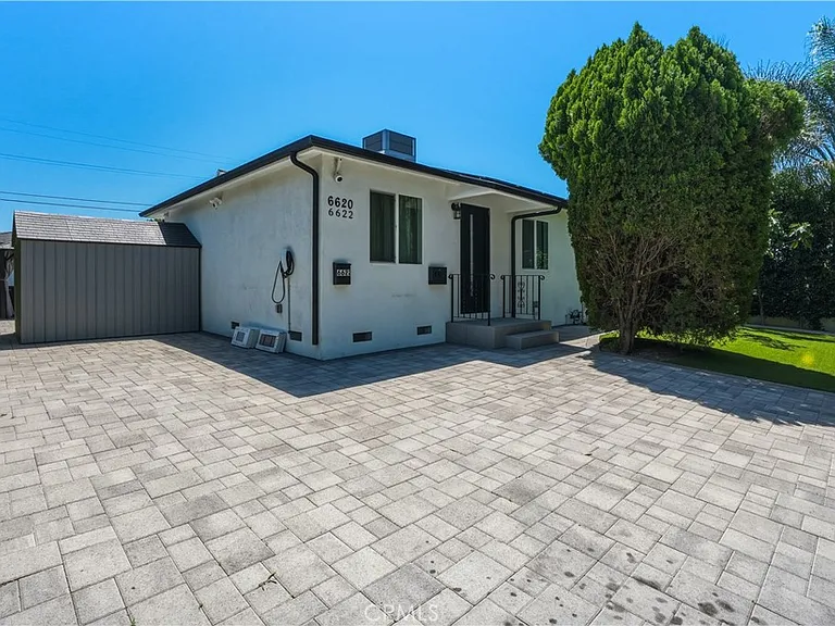 6620 Bellaire Ave — Photo 1