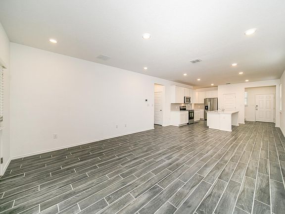 4th image of 2433 Dielman Dr