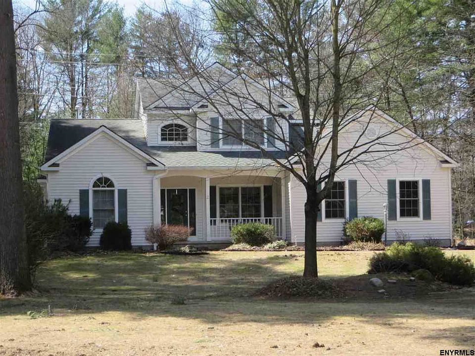 1st image of 2 Huntington Ct