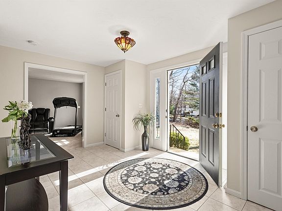 3rd image of 41 Azalea Rd