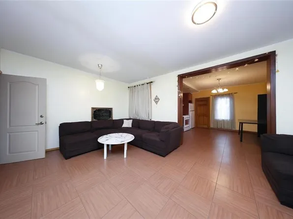 127 Bay 23rd Street image 4 of 31