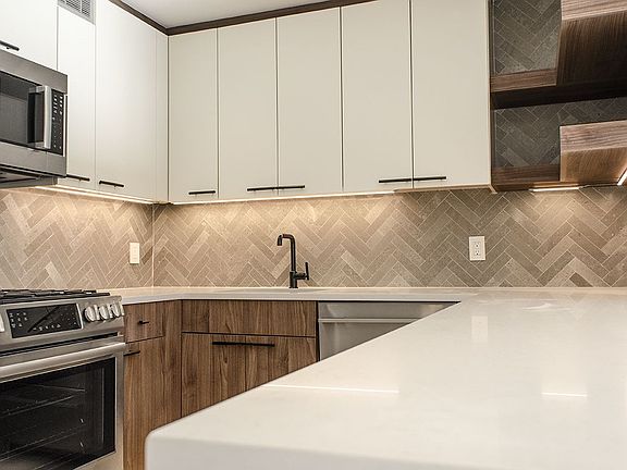 2nd image of 77 Livingston St #7E
