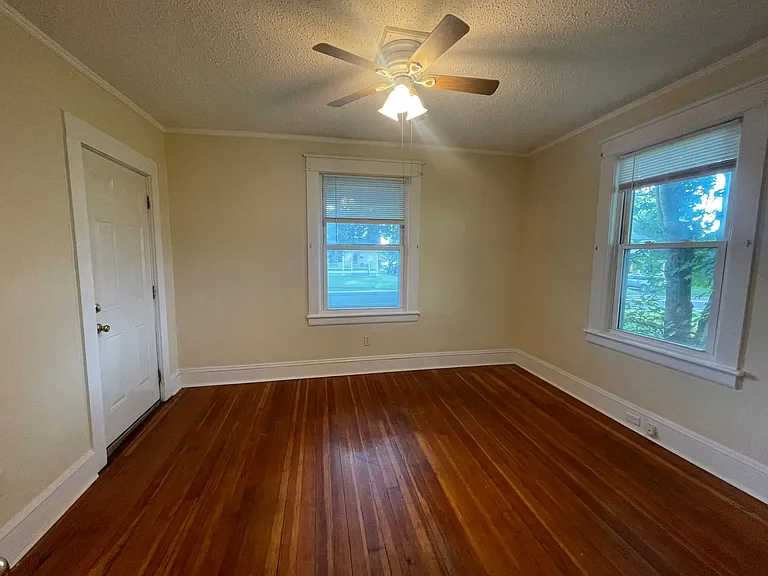 111 Benedict Rd — Photo 5