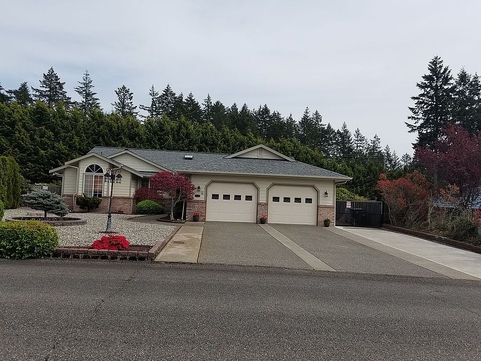 1st image of 3406 Mercedes Dr NE