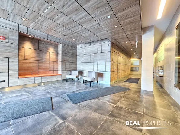 558 W Webster