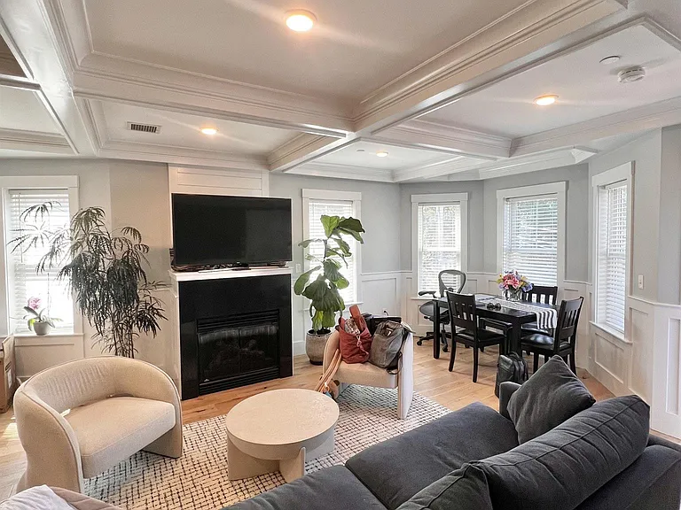 81 Conwell Ave #1 — Photo 3