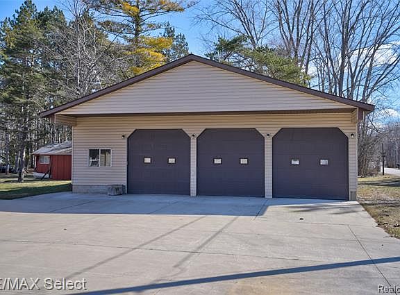 3rd image of 1235 Janice Ln