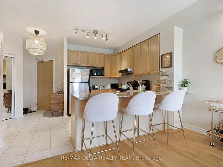 205 Bolton St #212 — Photo 4