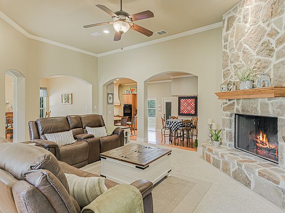3rd image of 444 E Tanglewood Dr