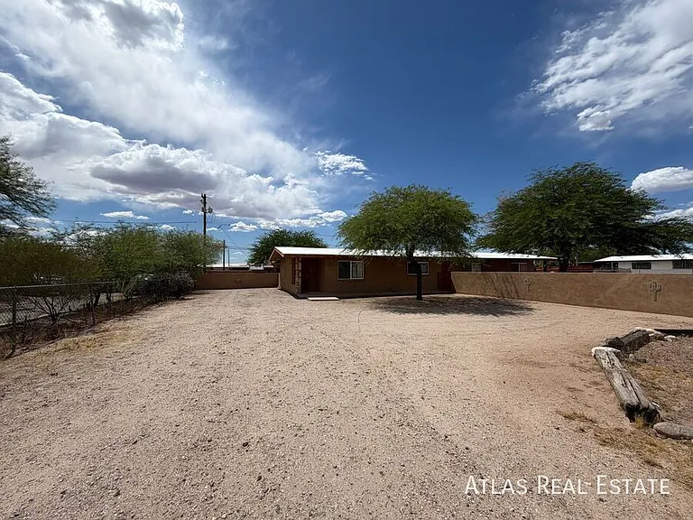 1932 S Campbell Ave — Photo 39