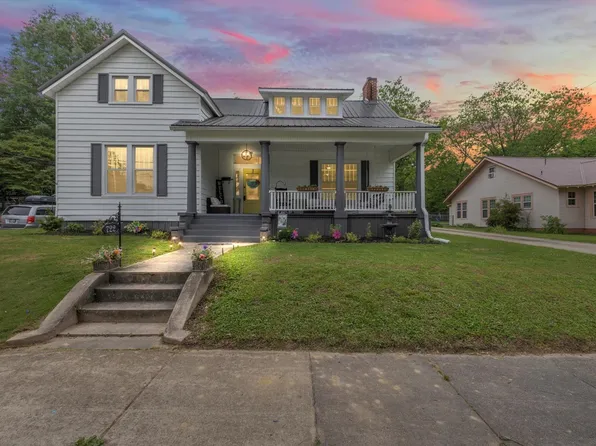 722 S College St, Trenton, TN 38382
