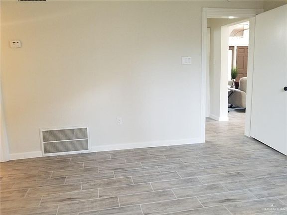 5th image of 5009 Oakmont Dr #0