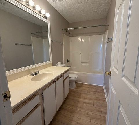 5th image of 402 Dabney Dr #6