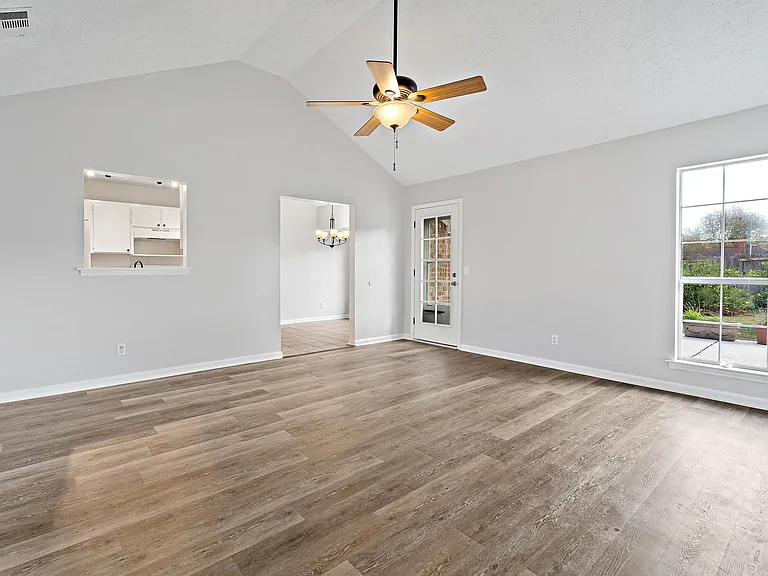 104 Forestay Ct — Photo 22