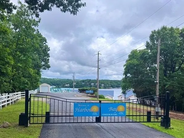 194 Sac Rd #303, Sunrise Beach, MO 65079