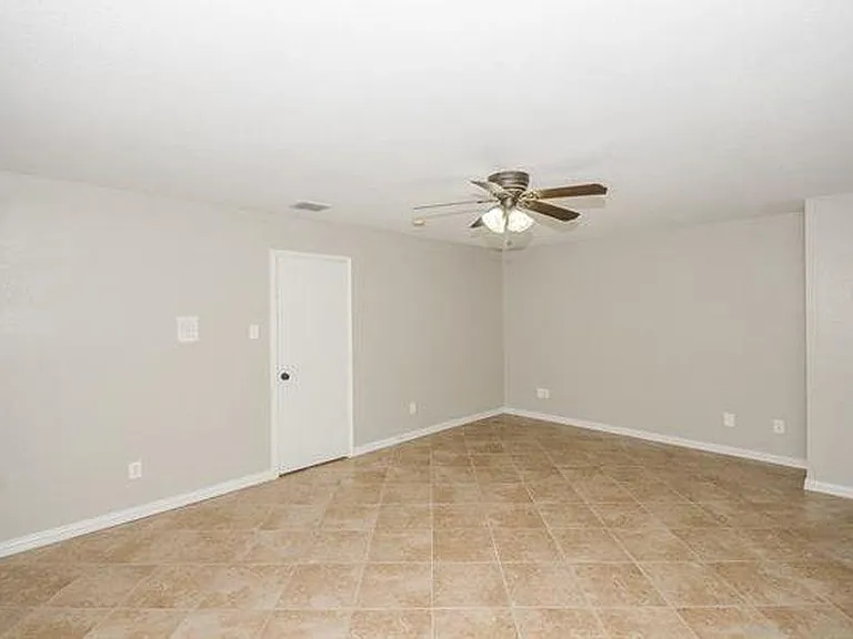 2152 Royal Acres Trl — Photo 17