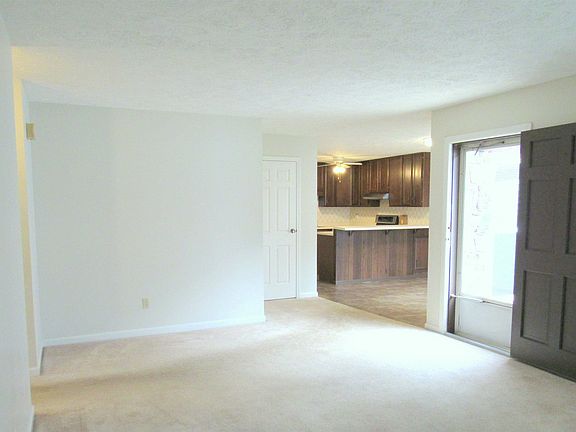 4th image of 1104 E Regency Dr