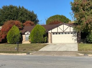 1068 Westcliff Ave, Saginaw, TX 76179