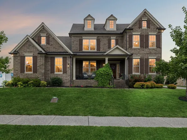 6656 Edgemoore Dr, College Grove, TN 37046