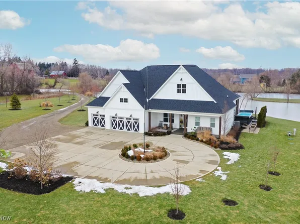4437 Beach Rd, Medina, OH 44256