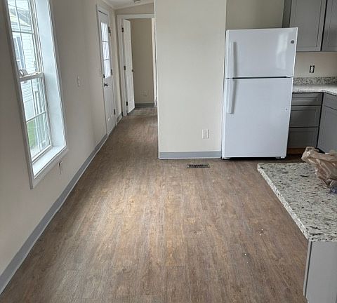 3rd image of 8 Cadillac Dr