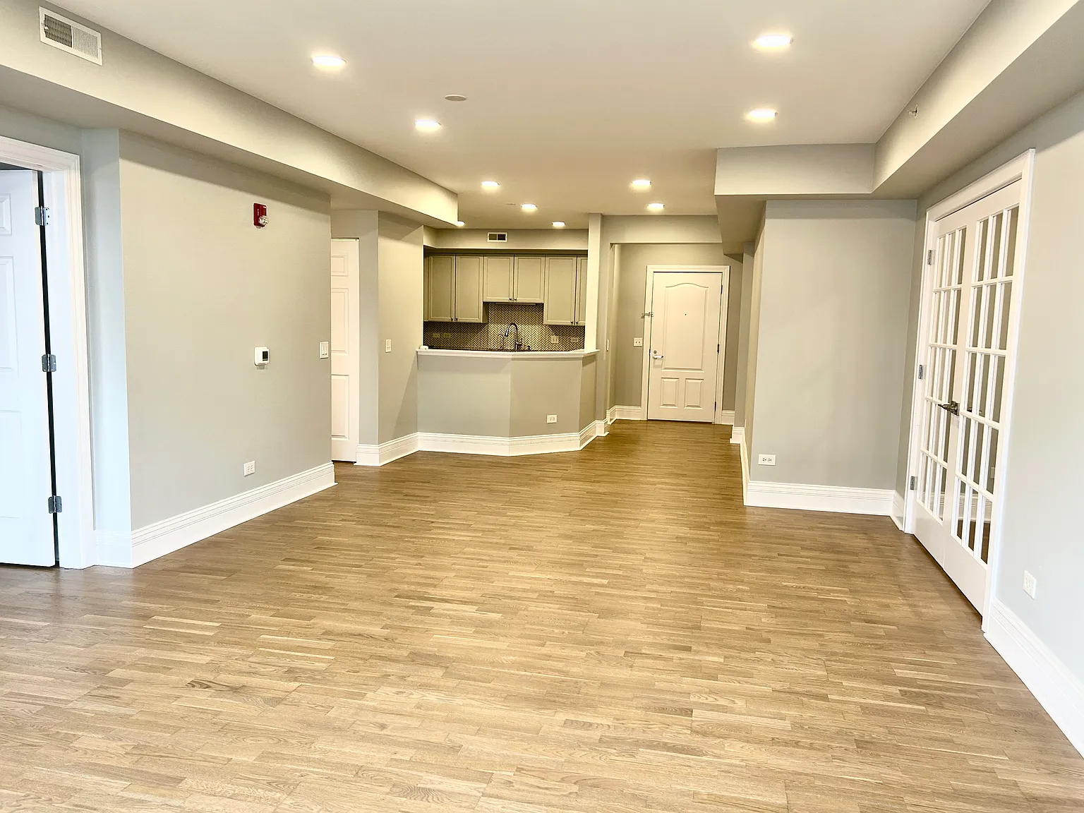 1 bed, 1200 sqft, $2,395 — Photo 2