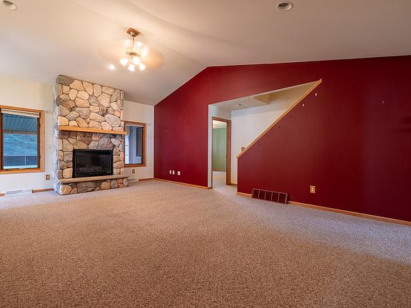2nd image of 102 N Aquila Ct