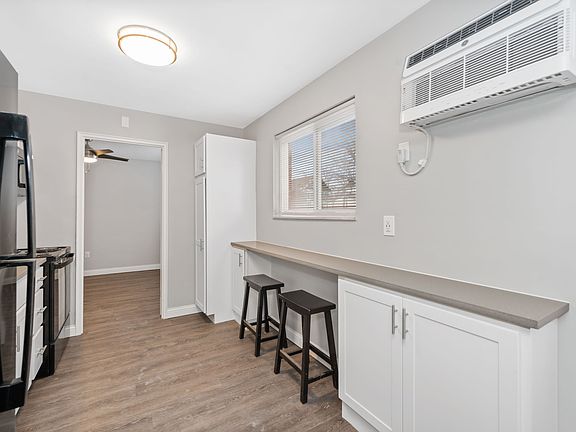 5th image of 2204 Lawn Ave #7