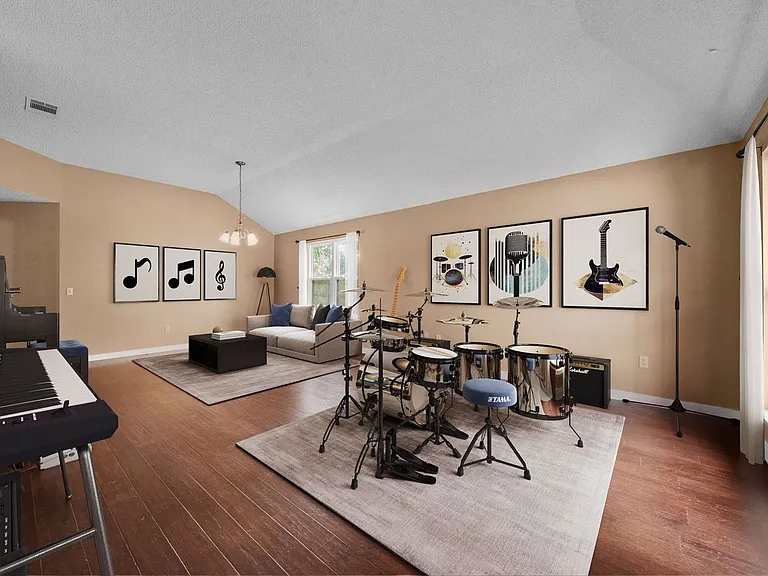 6700 Carisbrooke Ln — Photo 4