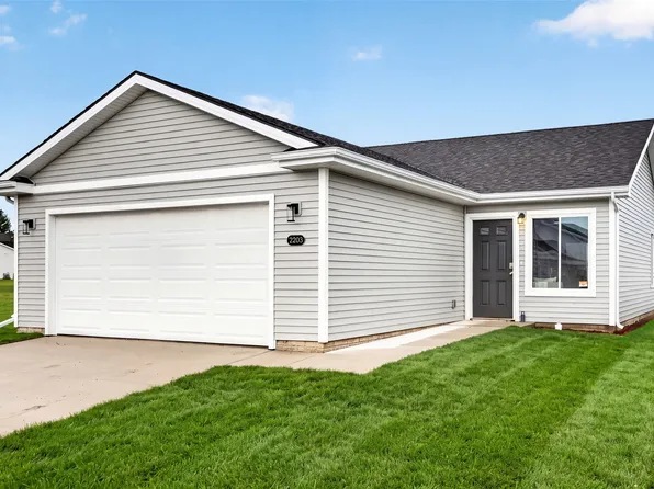 2203 Legacy Dr, Norwalk, IA 50211