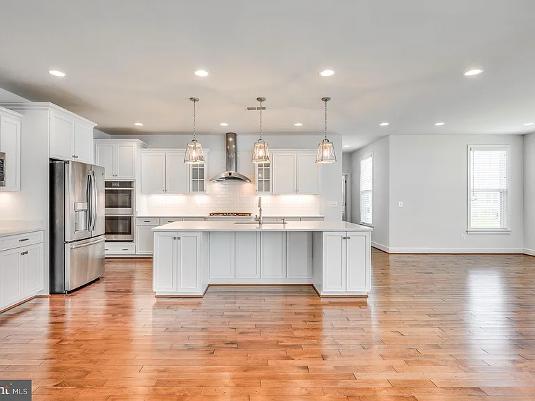 1118 Akan St SE — Photo 12