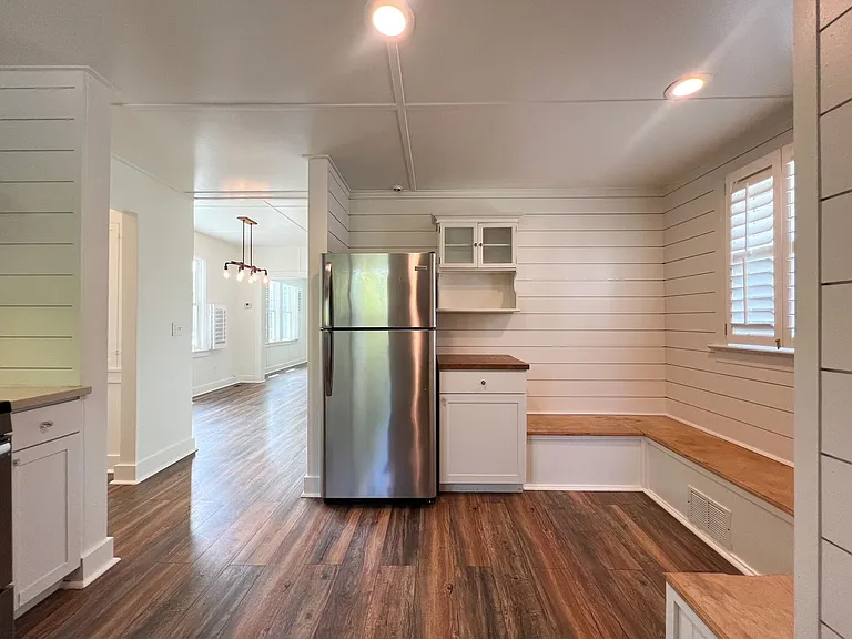 934 Clinton St — Photo 23