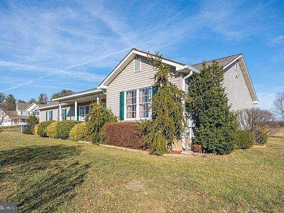 2nd image of 18 Whispering Pines Way
