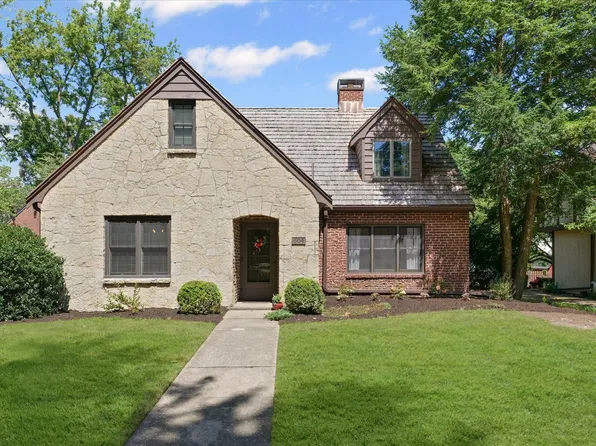 504 W Delaware Ave, Urbana, IL 61801