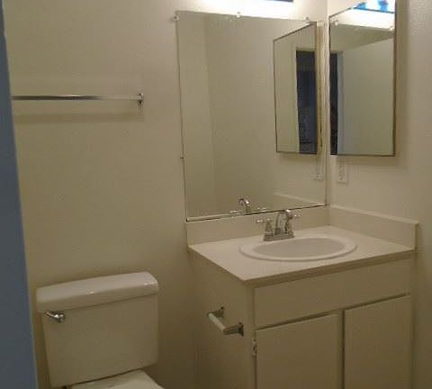 5th image of 4770 Home Ave APT 122