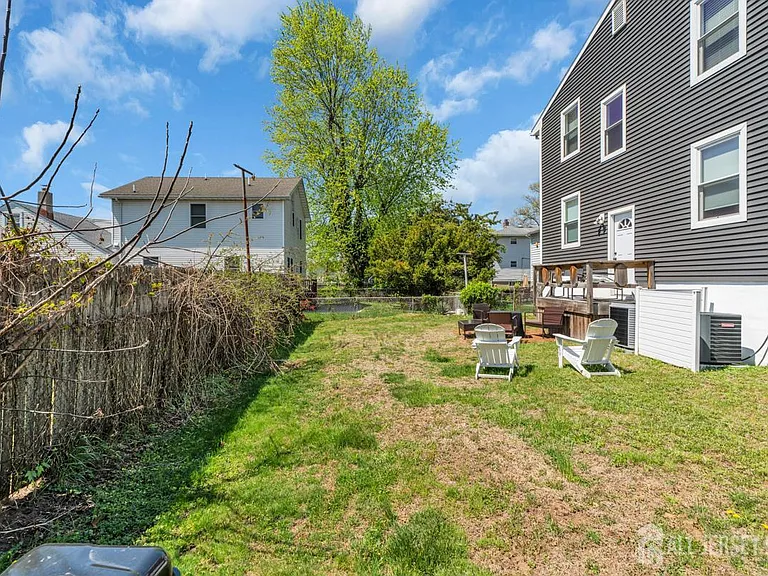 36 Van Buren Ave — Photo 28