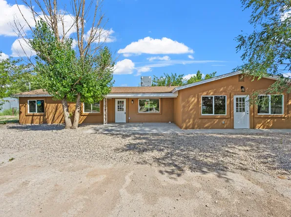 4 Goodheart Rd, Los Lunas, NM 87031