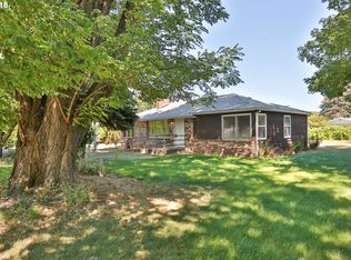 1305 Tucker Rd, Hood River, OR 97031