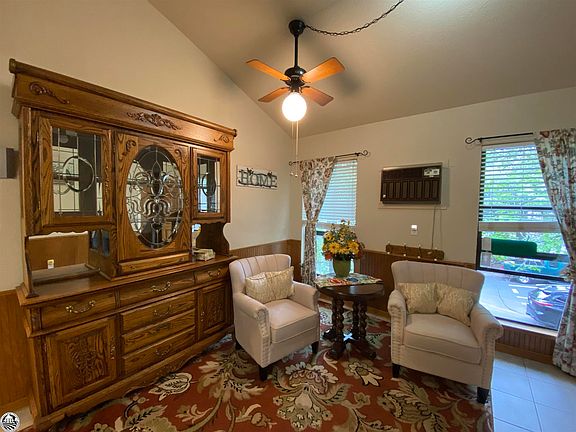 4th image of 19146 Dyer Ct