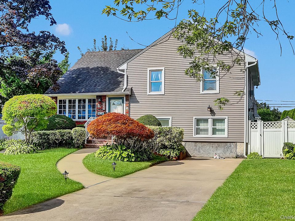 1st image of 948 Simon Place