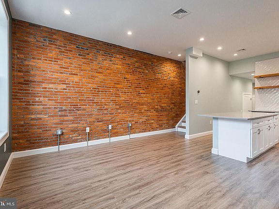 2nd image of 3030 W Girard Ave #2