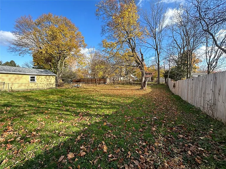 125 Windsor Rd — Photo 30